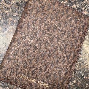 Michael Kors Passport Wallet NWOT